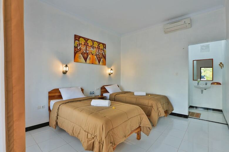 Hostal Mamaras Guest House