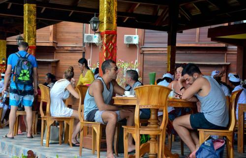 Caspla Beach Hotel Resto And Bar