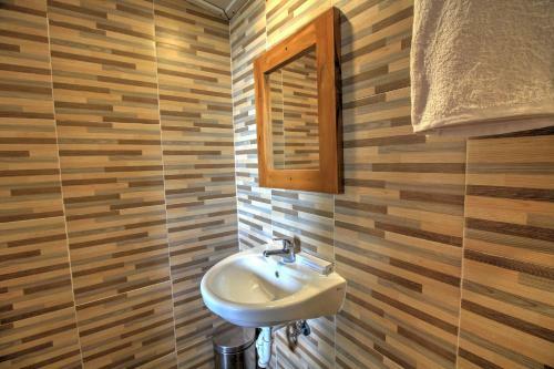 Hostal D'you Inn