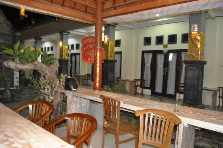 Hostal Deva Devi Beach Inn