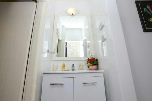Apartments S&l Near The Rambam And The Sea