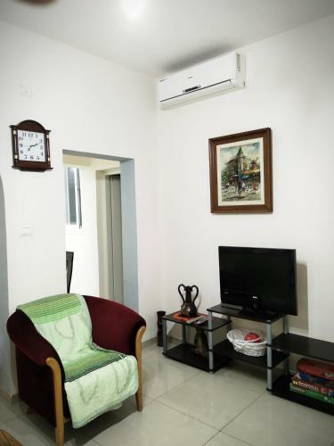 Apartments S&l Near The Rambam And The Sea