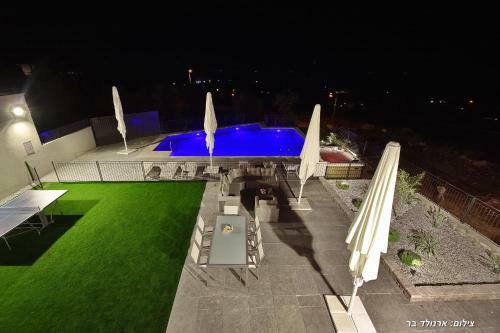 Villa J