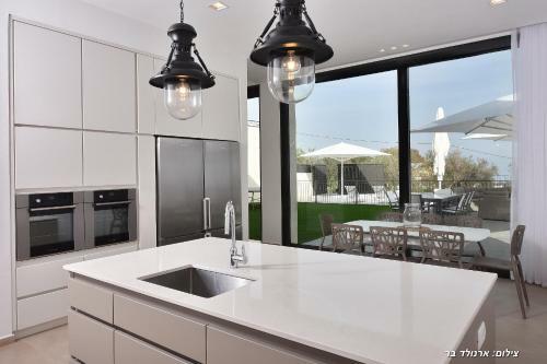 Villa J