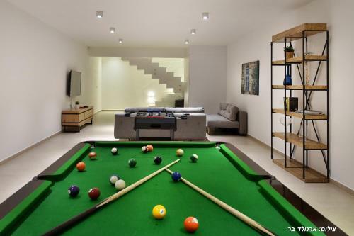 Villa J