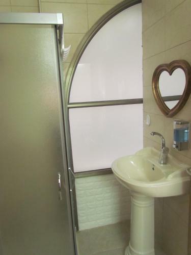 Hostal Royal Guest House