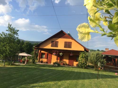 Hanga Guesthouse