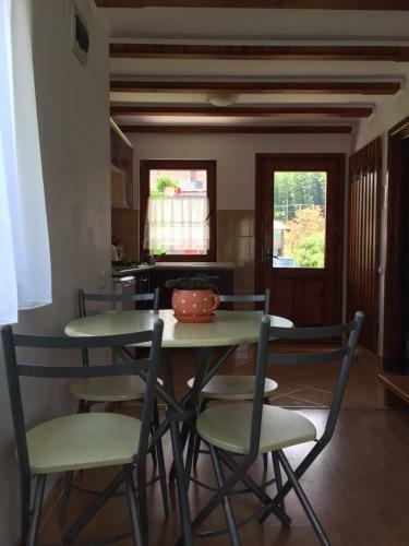 Hanga Guesthouse