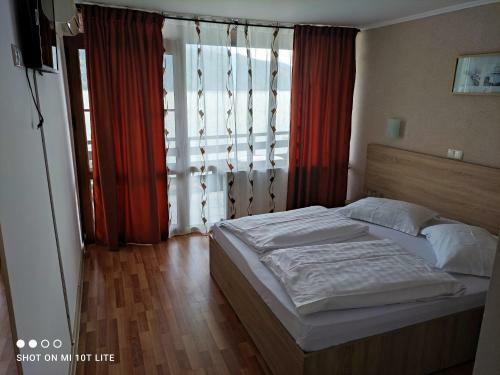Hostal Pension La Ponton
