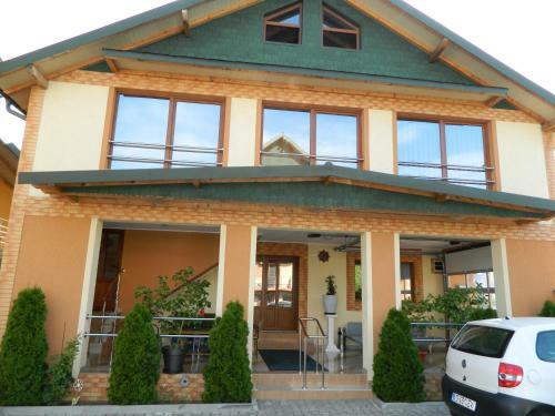 Hostal Pensiunea Cora