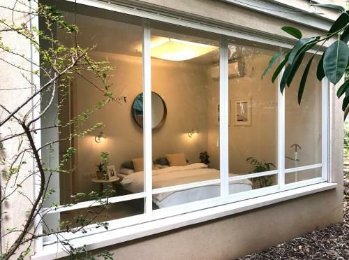 Luxurious By The Beach Apartment With Garden