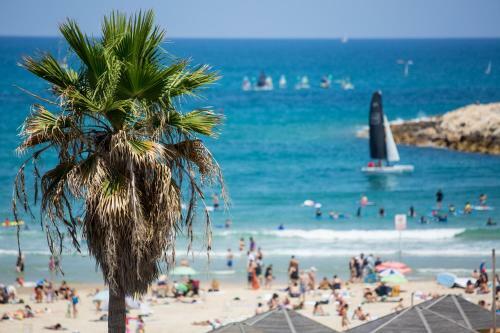 By 31 - By Beach Apartments Tlv