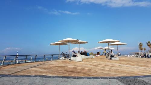 By 31 - By Beach Apartments Tlv