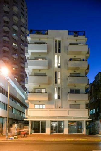 By 31 - By Beach Apartments Tlv