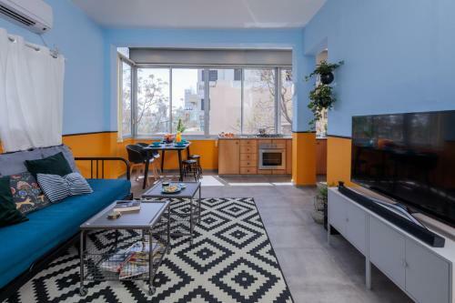 Huge Stylish 3 Bedrooms Apartment