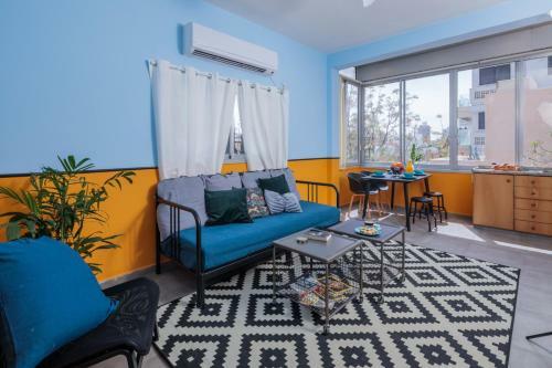 Huge Stylish 3 Bedrooms Apartment