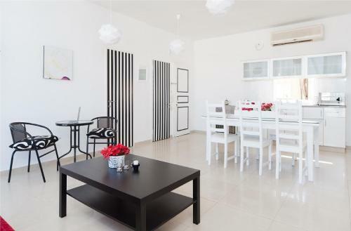 Apartamento Beautiful 3bd W/ Private Parking By Sea N' Rent