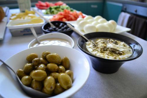 Overstay Jaffa Hostel (age 18 - 45)