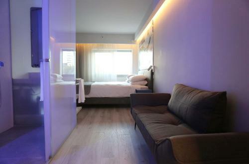 Link Hotel & Hub