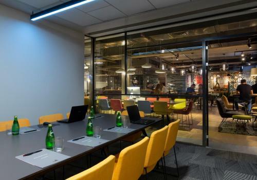 Link Hotel & Hub