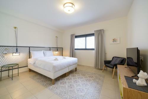 Luka 15 - By Beach Apartments Tlv