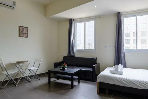 Nhe Rothschild Apartments