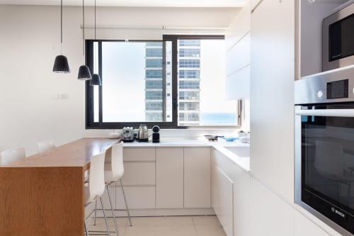 Design 3 Bdr Apartment Sea View - Beach Side #tl5