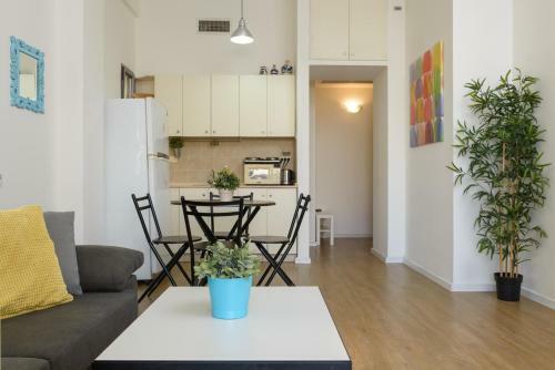 Apartamento Beachfront 52 By Tlv 2 Rent