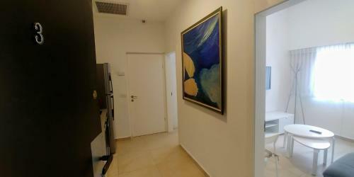 Begin19 Apartments & Hostel
