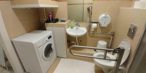 Begin19 Apartments & Hostel