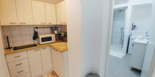 Begin19 Apartments & Hostel