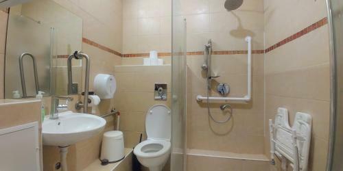Begin19 Apartments & Hostel