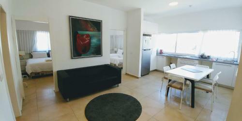 Begin19 Apartments & Hostel