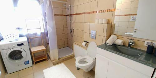 Begin19 Apartments & Hostel