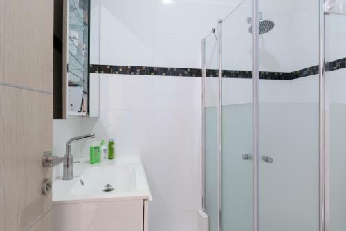 Frishman 3 Bedrooms Apartment