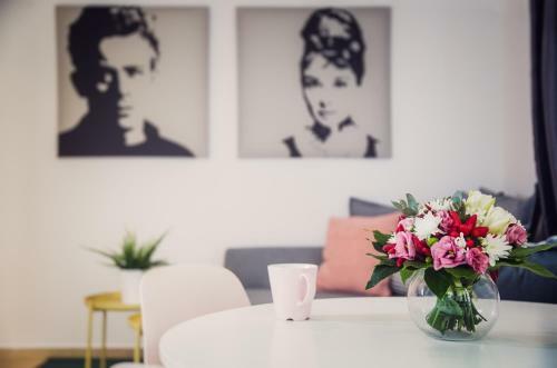 Modern 2 Bdr Spacious Apartment