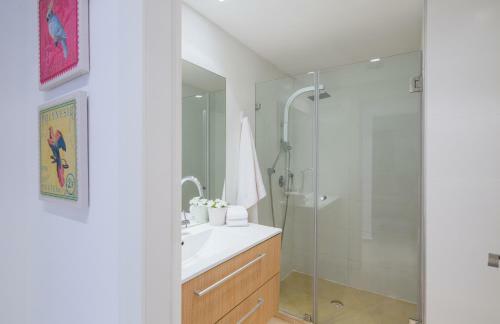 Modern 2 Bdr Spacious Apartment