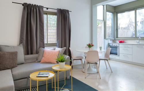 Modern 2 Bdr Spacious Apartment