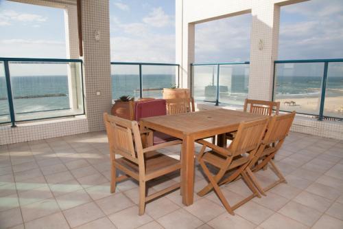Apartamento M Sea Suites - By The Beach