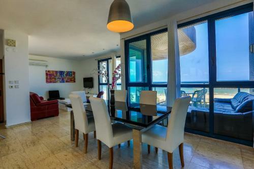Apartamento M Sea Suites - By The Beach