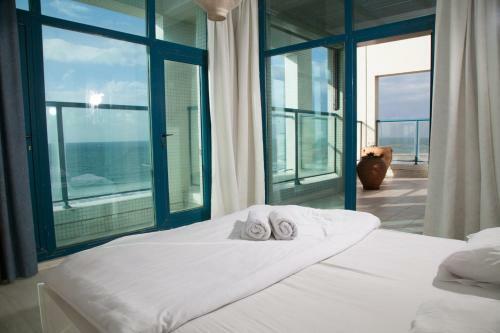 Apartamento M Sea Suites - By The Beach