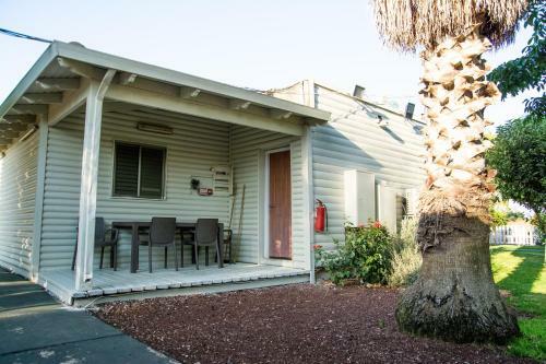 Hostal Etzel Tami Hospitality