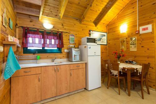 Leyad Hashmura Lodging