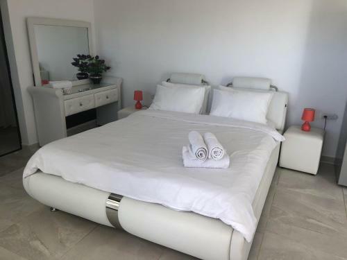 Lodge Levana In The Desert