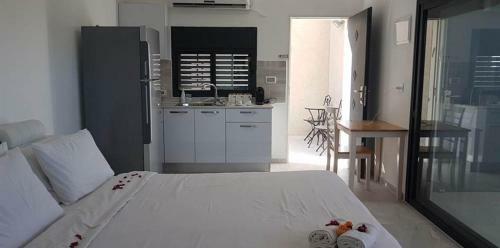 Lodge Levana In The Desert