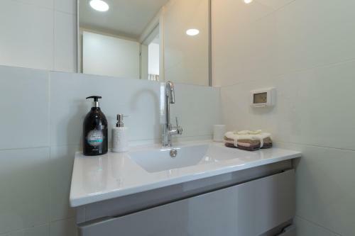Apartamento Enjoy Views Of Jerusalem From Chic Flat