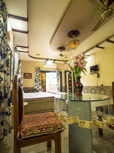 Hostal Raghushilp Guest House