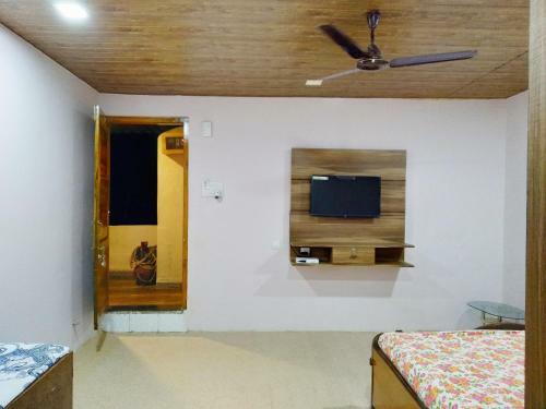 Hostal Mhatre's Guest House