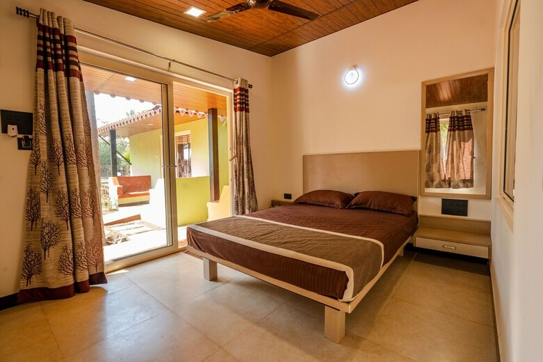Hotel Kay's By The Sea