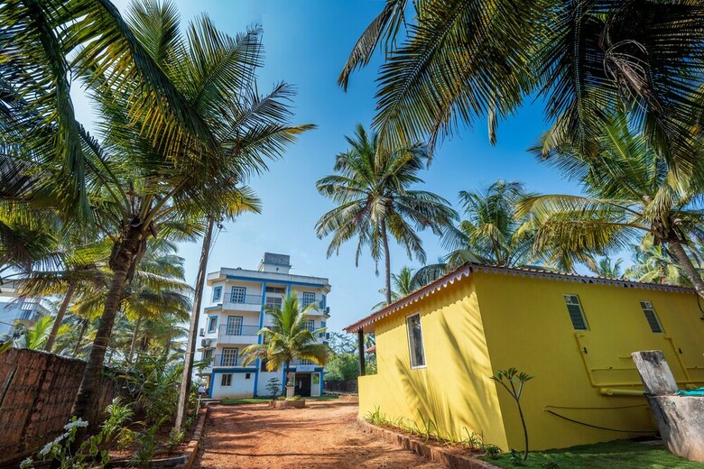 Hotel Kay's By The Sea